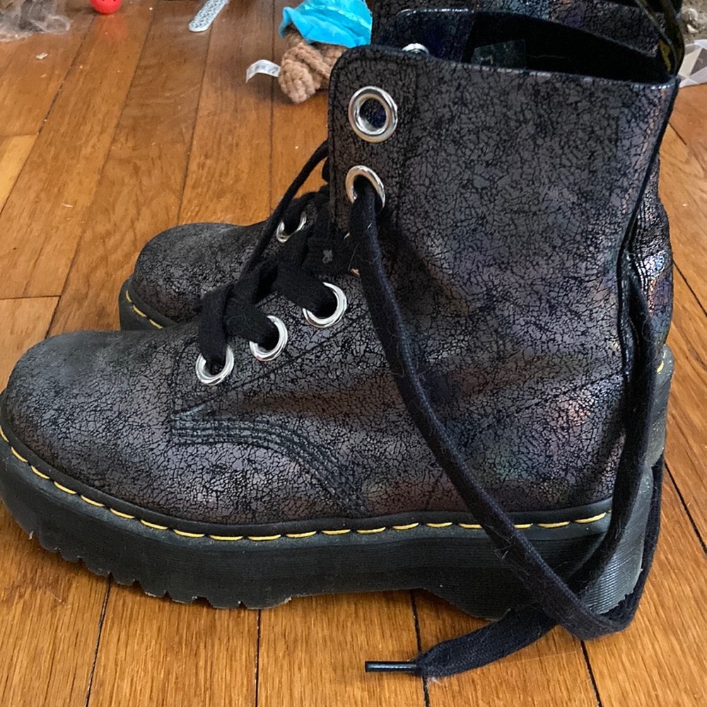 Dr. Martens Molly boots